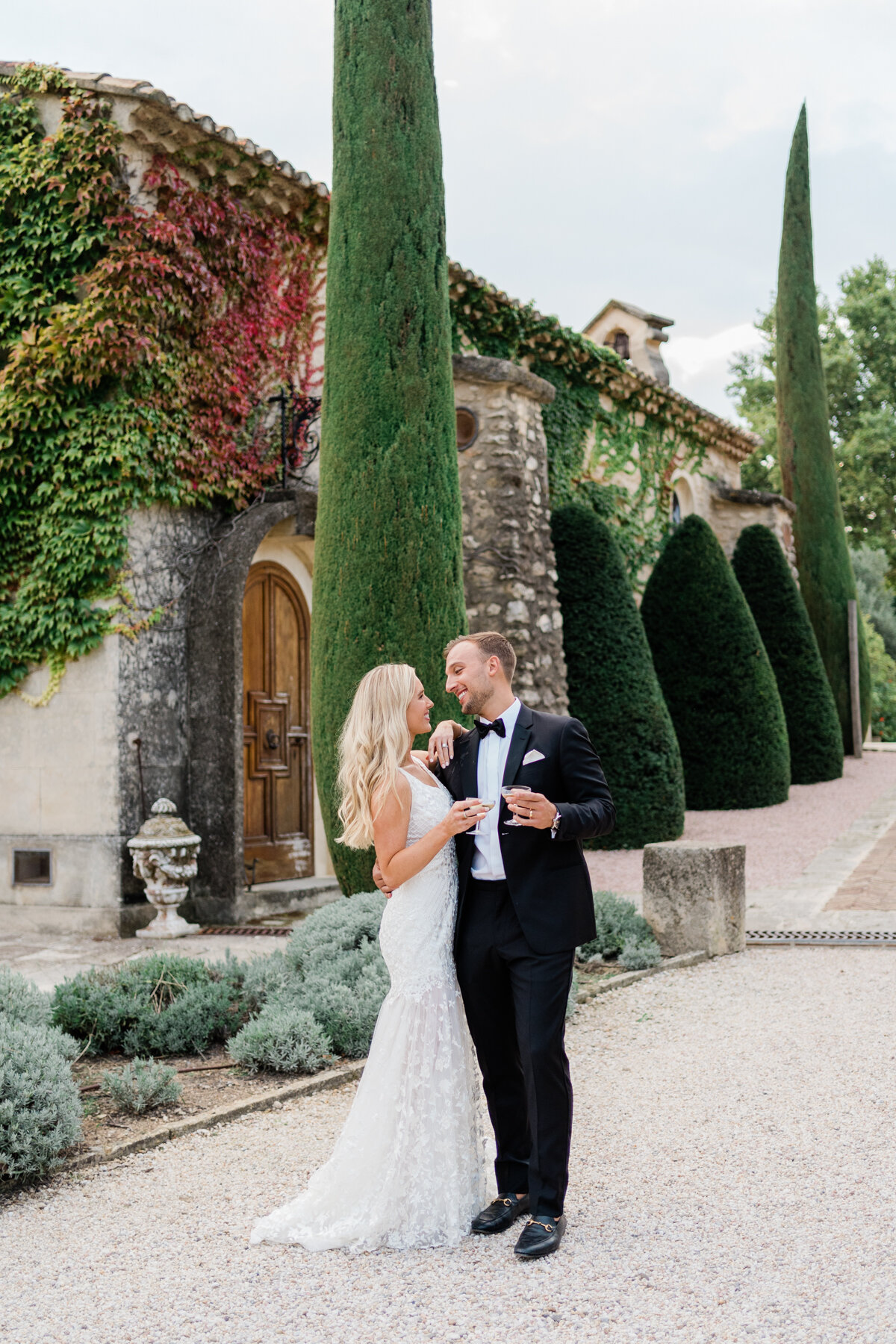 bride and groom getting married at chateau d'estoublon provence