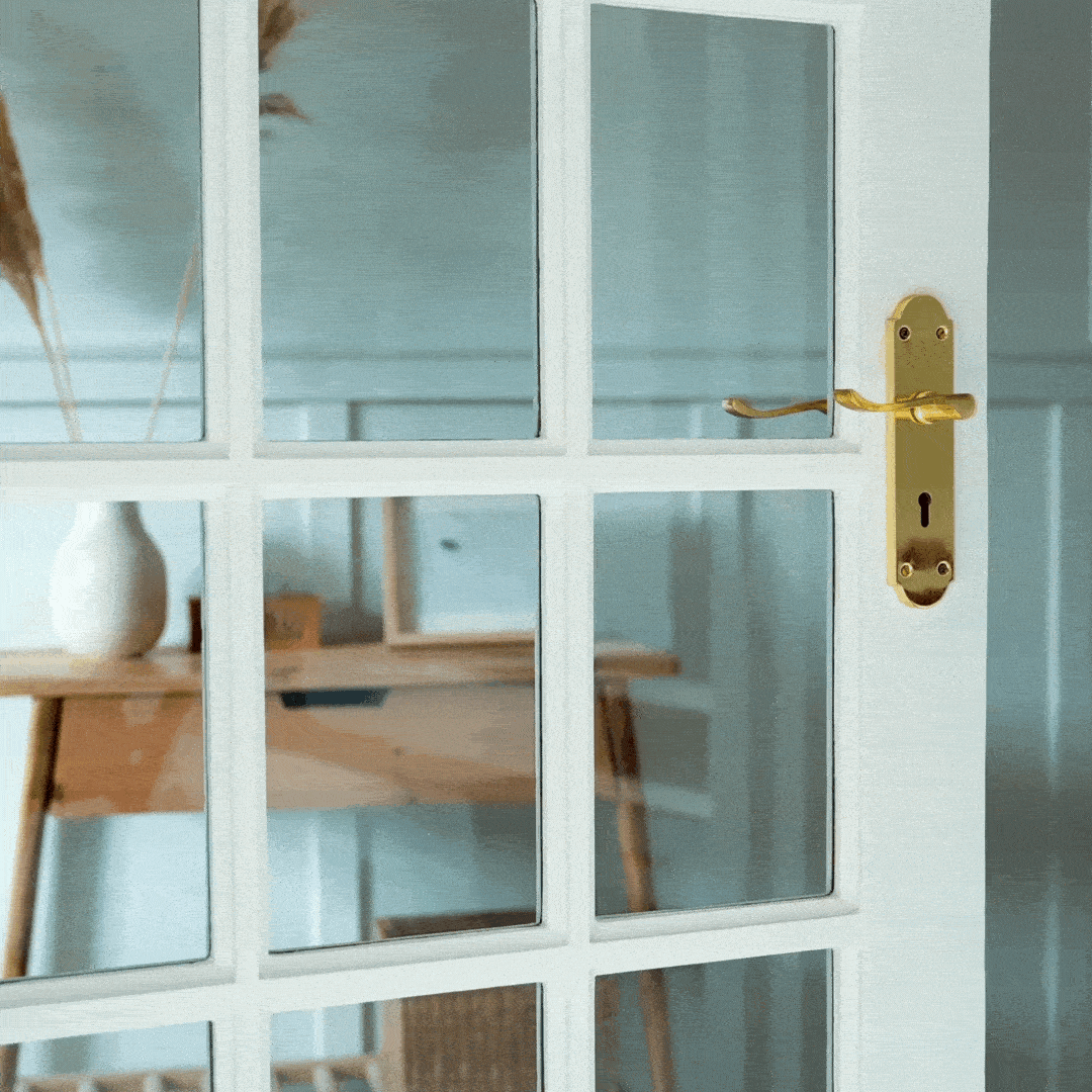 modern home with aesthetic door
