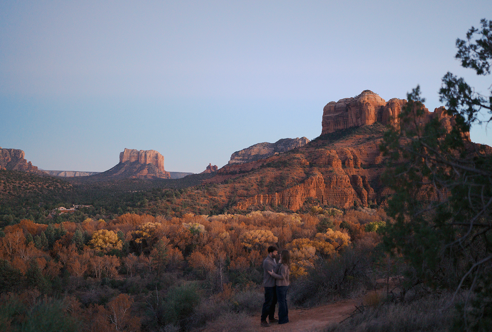 sedona-red-rock-views-kiss